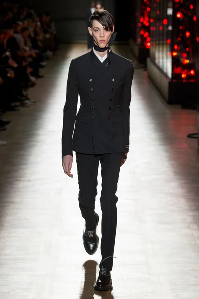 Look 4